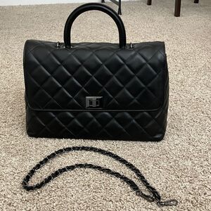 Elegant Black Quilted Handbag